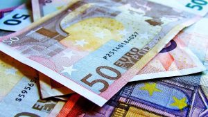 Read more about the article 100 Euro im Monat über? So machst du einfach 100.000 Euro draus